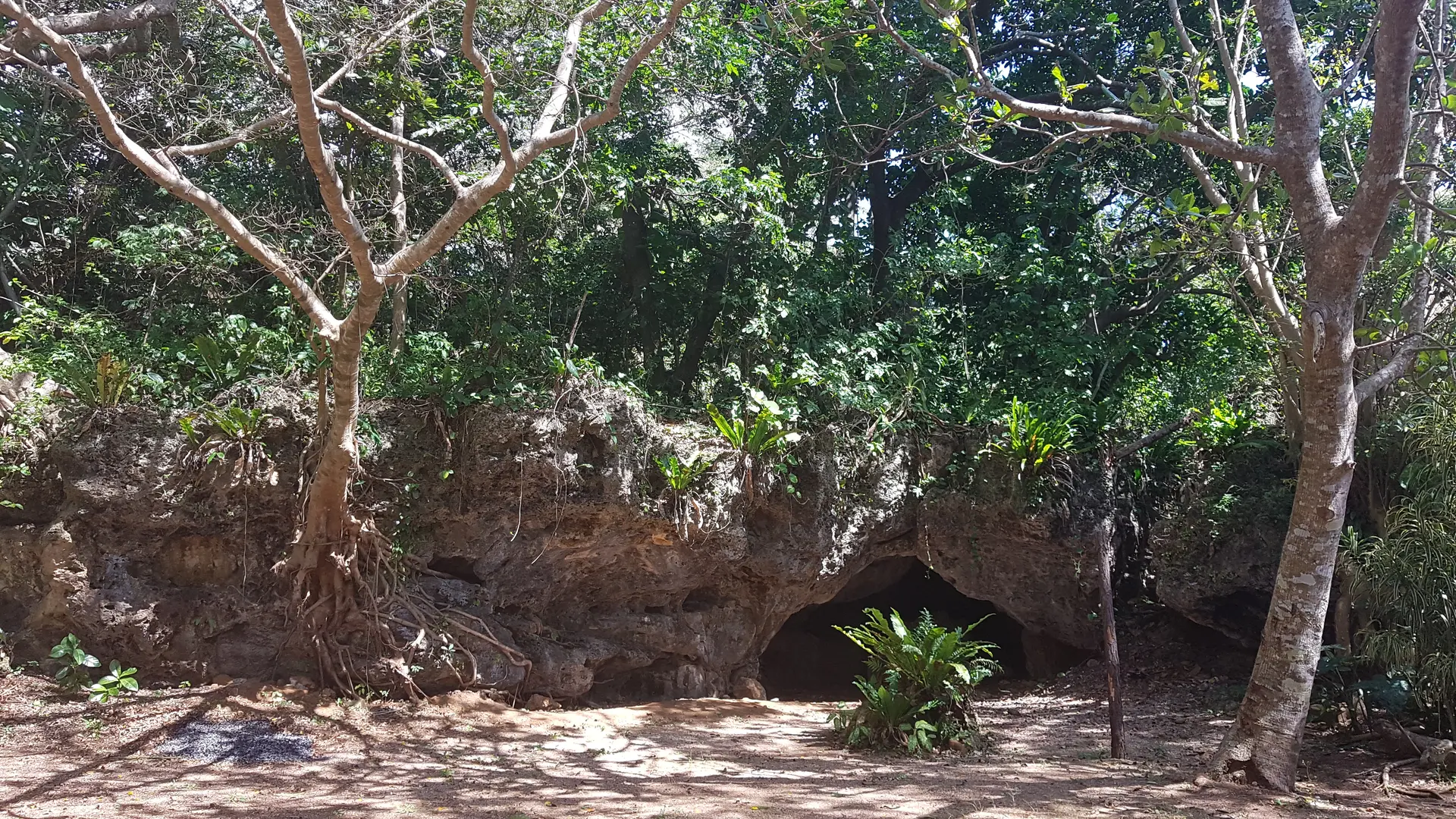 La grotte du bout au chemin