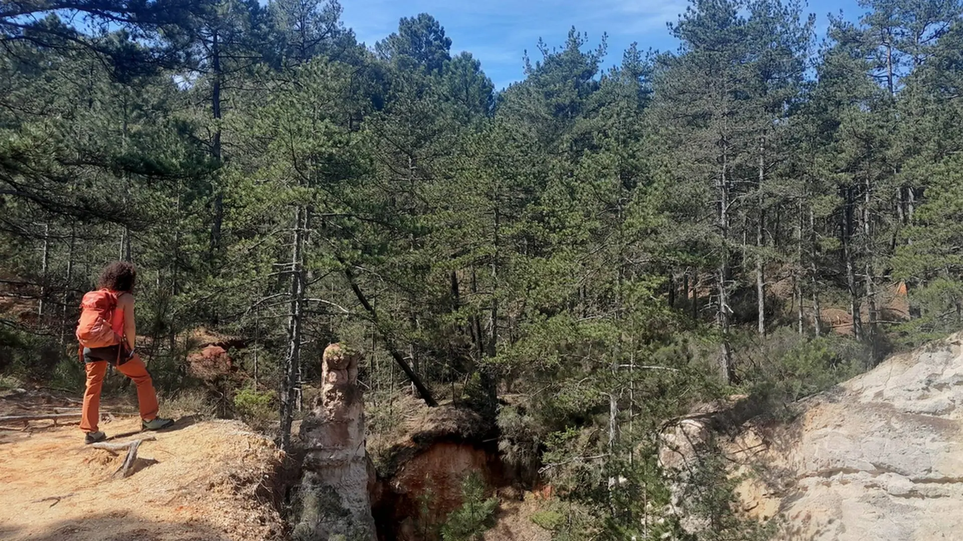 Sur le sentier de la Croix de Christol