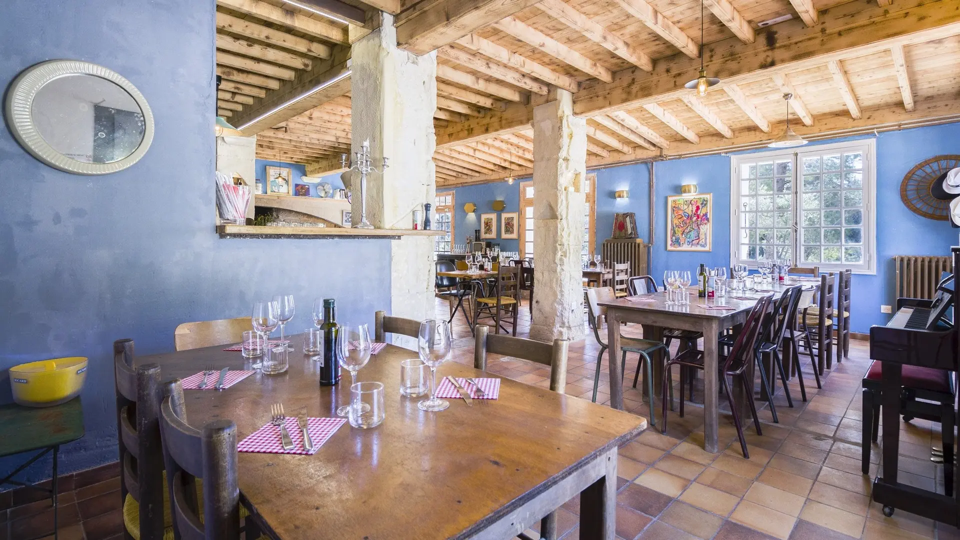 Chez Tata Simone_Mouriès_salle