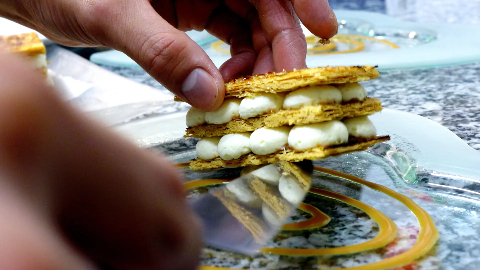 12 PATISSERIE BOIS PRIN DLux CD#1 108 sign OK