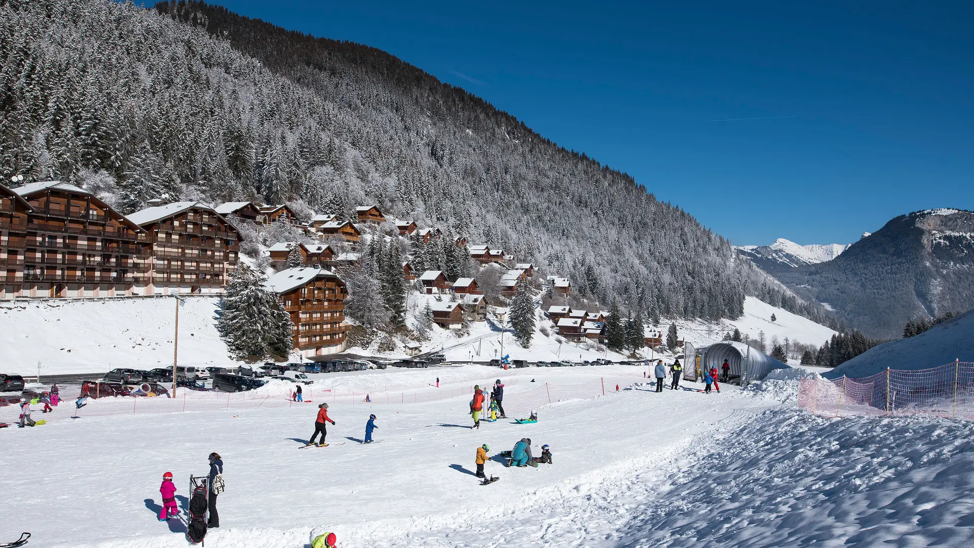 Haut de la piste : arrivée du tapis roulant couvert