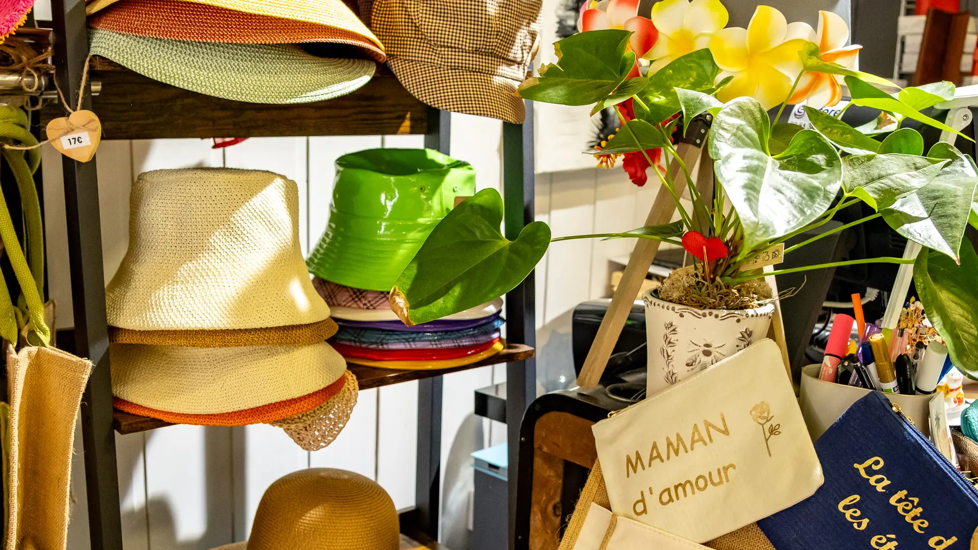 Chapeaux