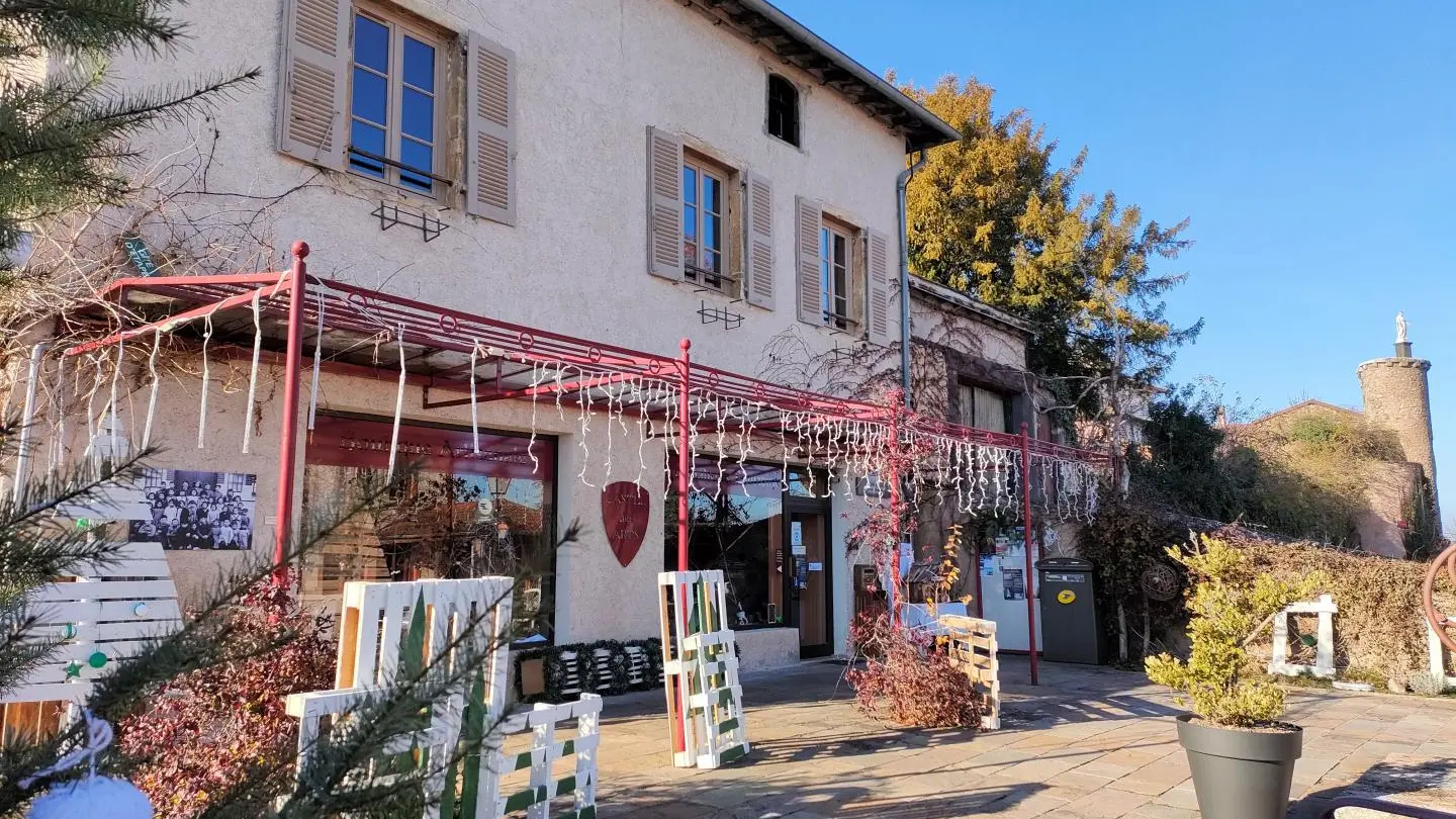 Castel des Arts : Point info tourisme du village (le gîte se situe au-dessus). C'est ici que vous avez rendez-vous avec Joëlle pour l?accueil.