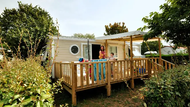 Cabane sur pilotis