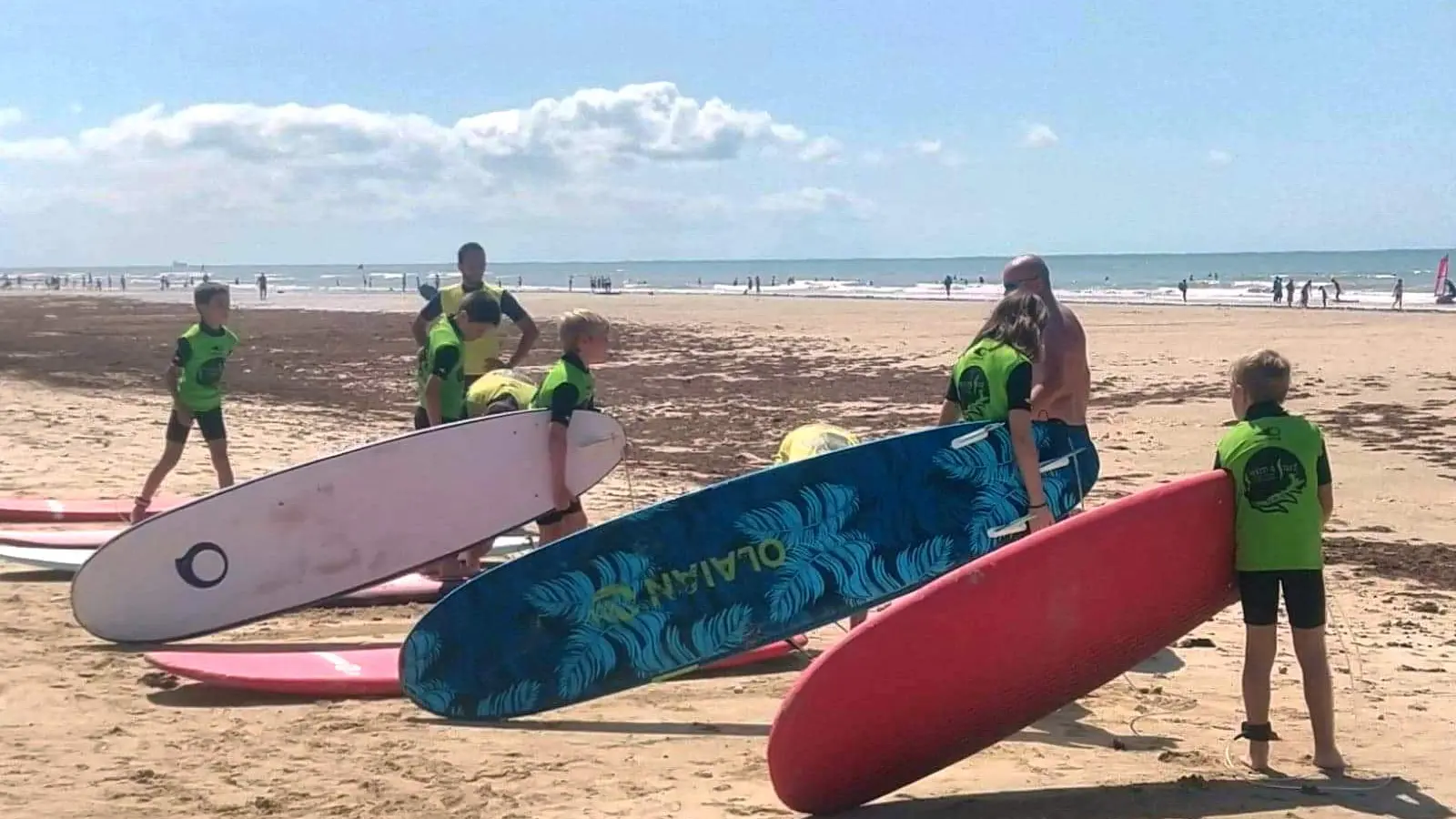 Verleih von Surfbrettern und Neoprenanzügen