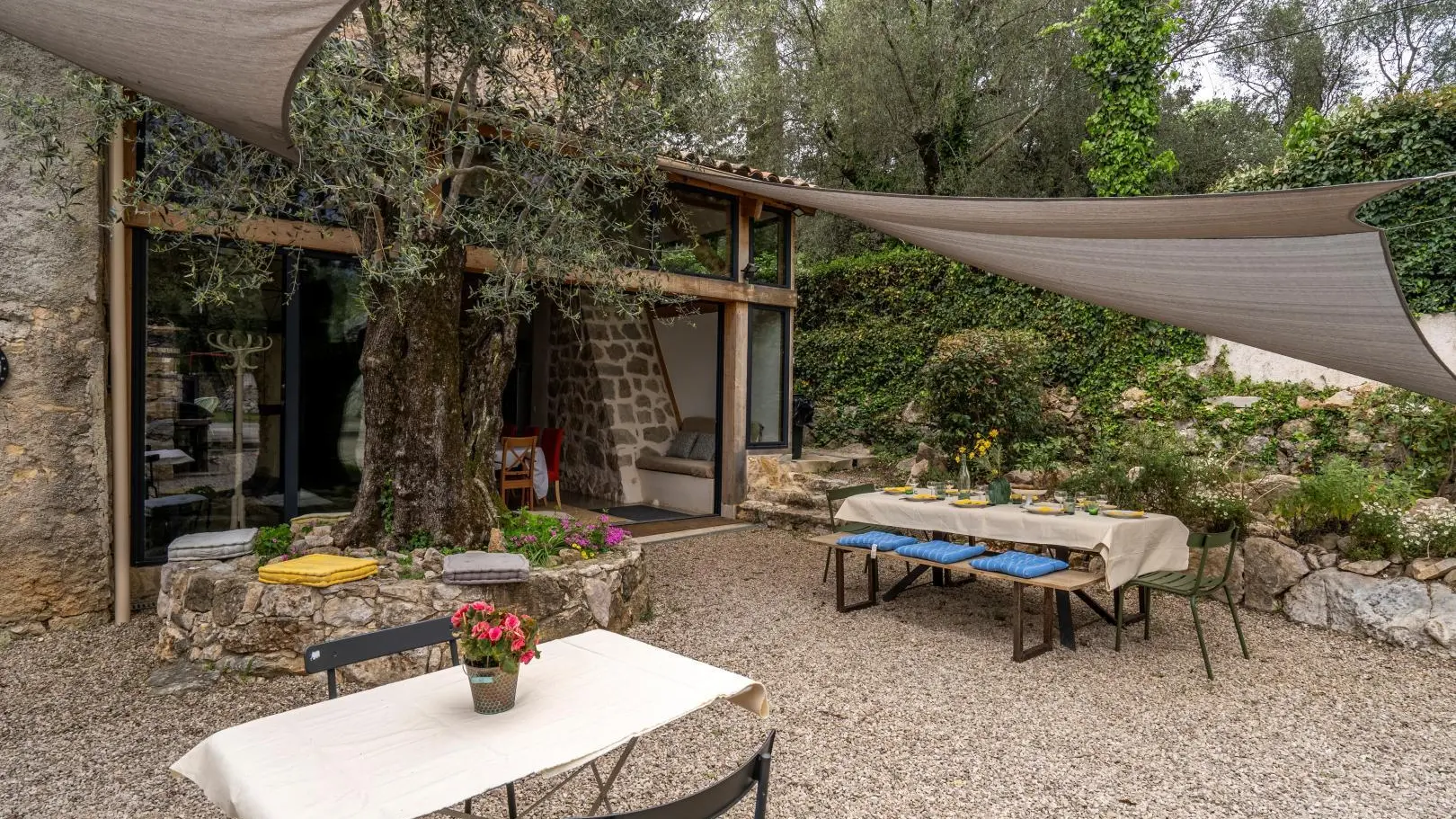 Terrasse Mas d'Osmeea à Roquefort les Pins Gîtes de France Alpes-Maritimes