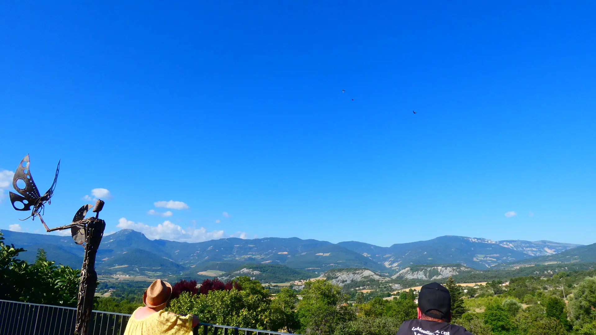 Depuis l'ancien Temple, panorama sur la vallée du rosansis