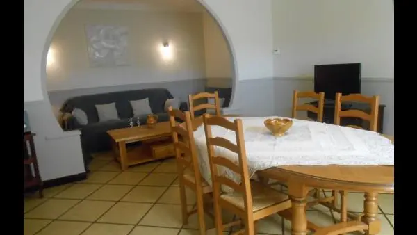 SALLE DE SEJOUR ET SALON