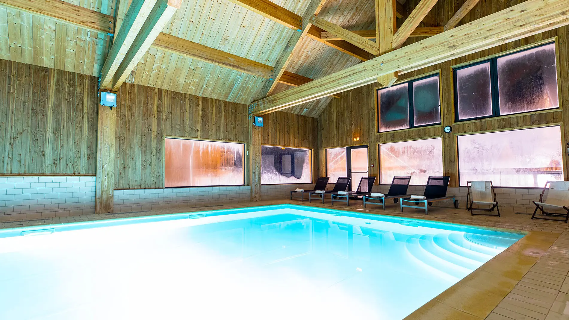 Piscine intérieure chauffée
