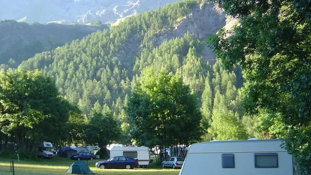 L'aire de camping - La Grave