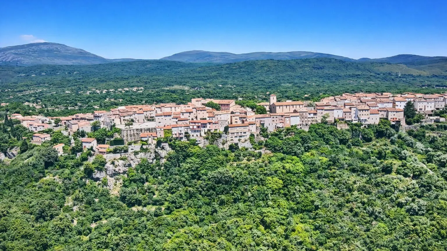 Village St Cezaire sur Siagne -Gîtes de France Alpes-Maritimes