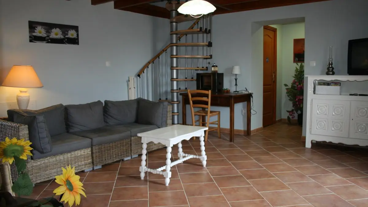 2e SALON avec TV,DVD, Internet,jeux,jouets, livres