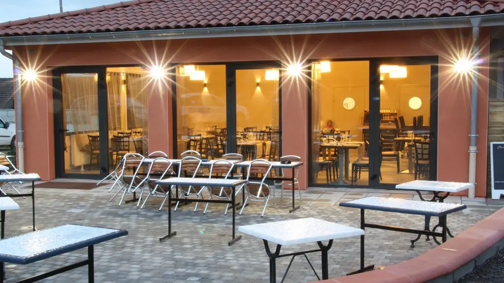 Vue de la façade de nuit