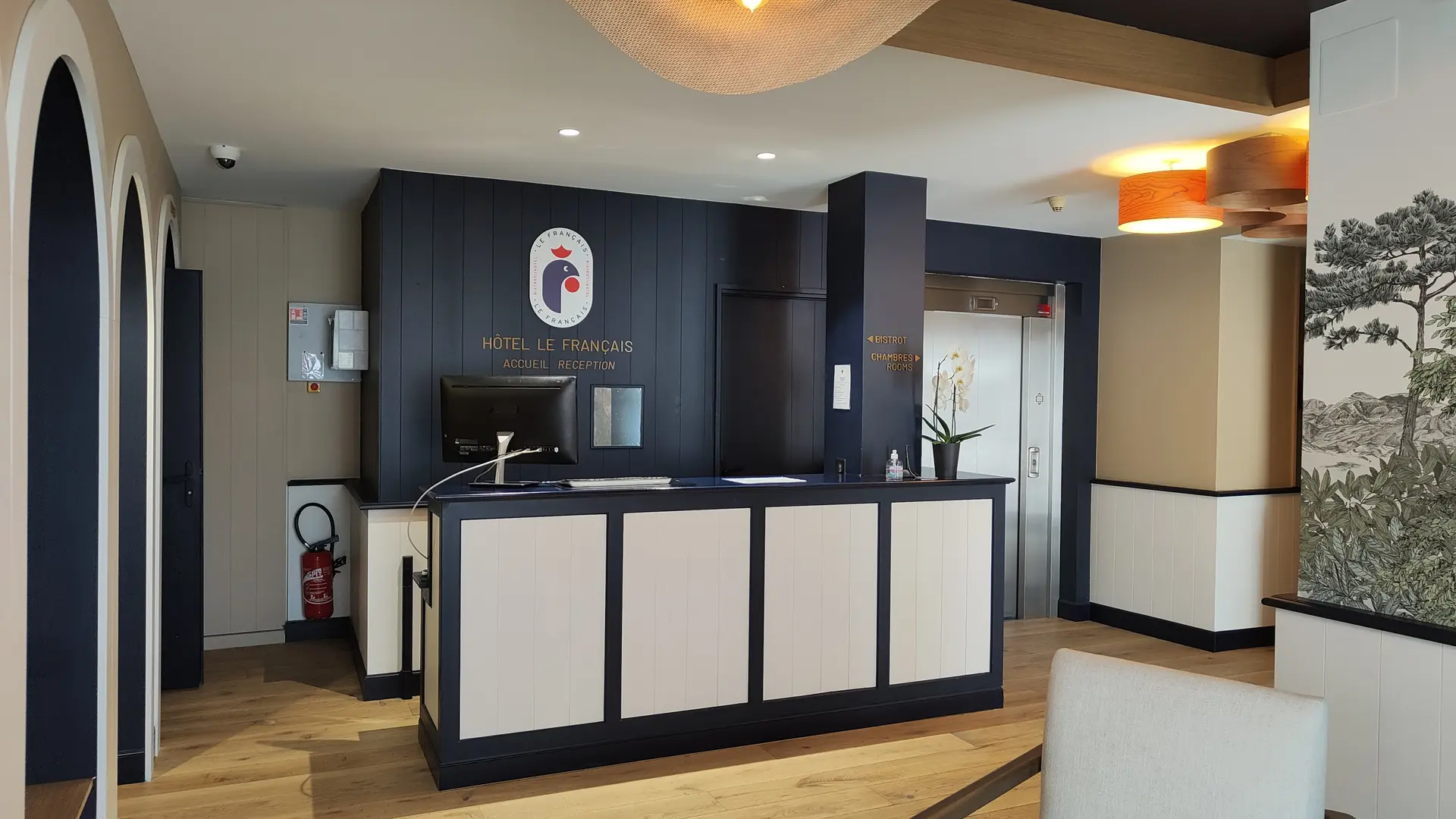 Le Français - Réception