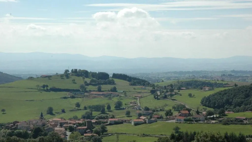 village de Saint Cyr-De-Valorges.