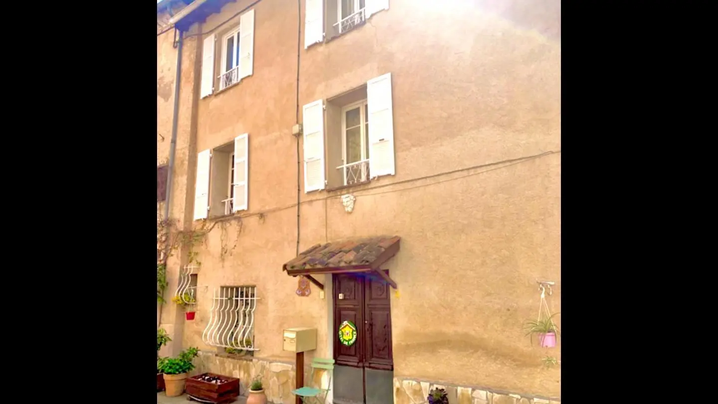 Gîte Lambert 2-Façade côté rue-Belvédère-Gîtes de France des Alpes-Maritimes