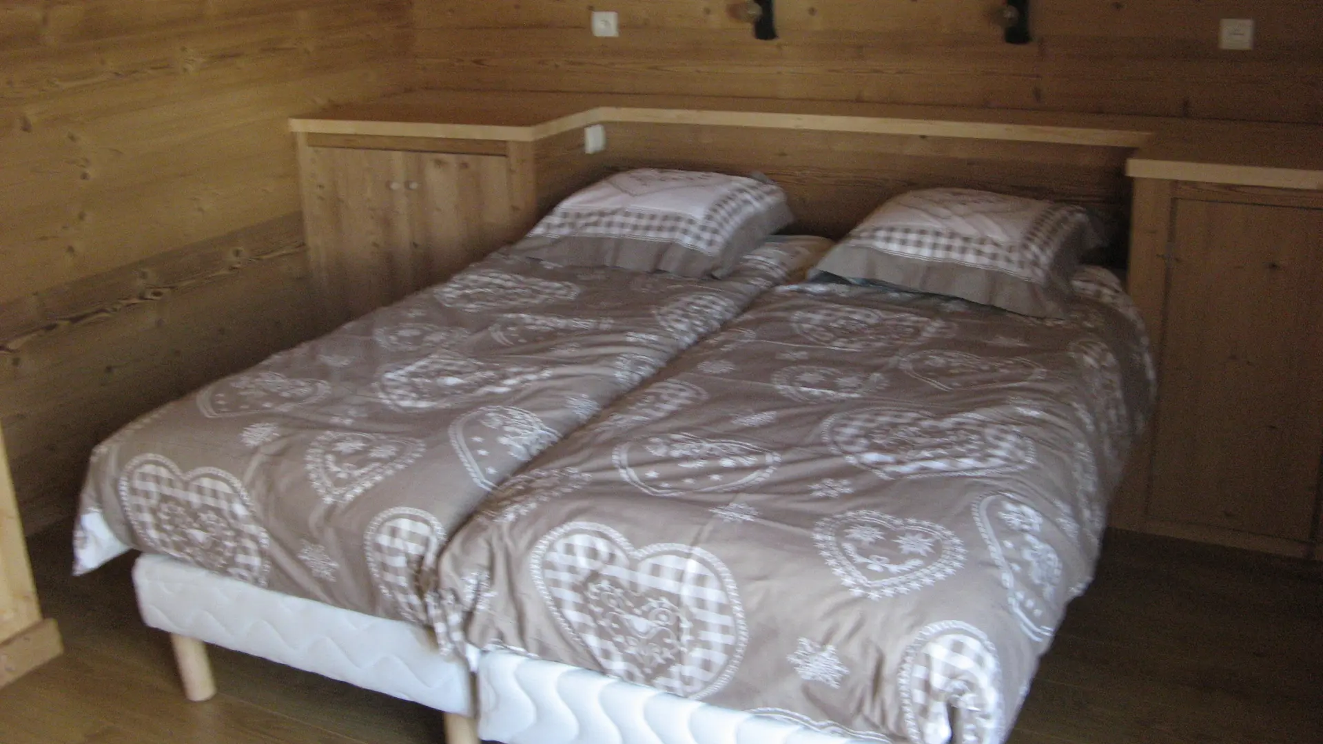 Chambre avec lits simples/Bedroom with single beds-Perrissin Thierry-Le Grand-Bornand