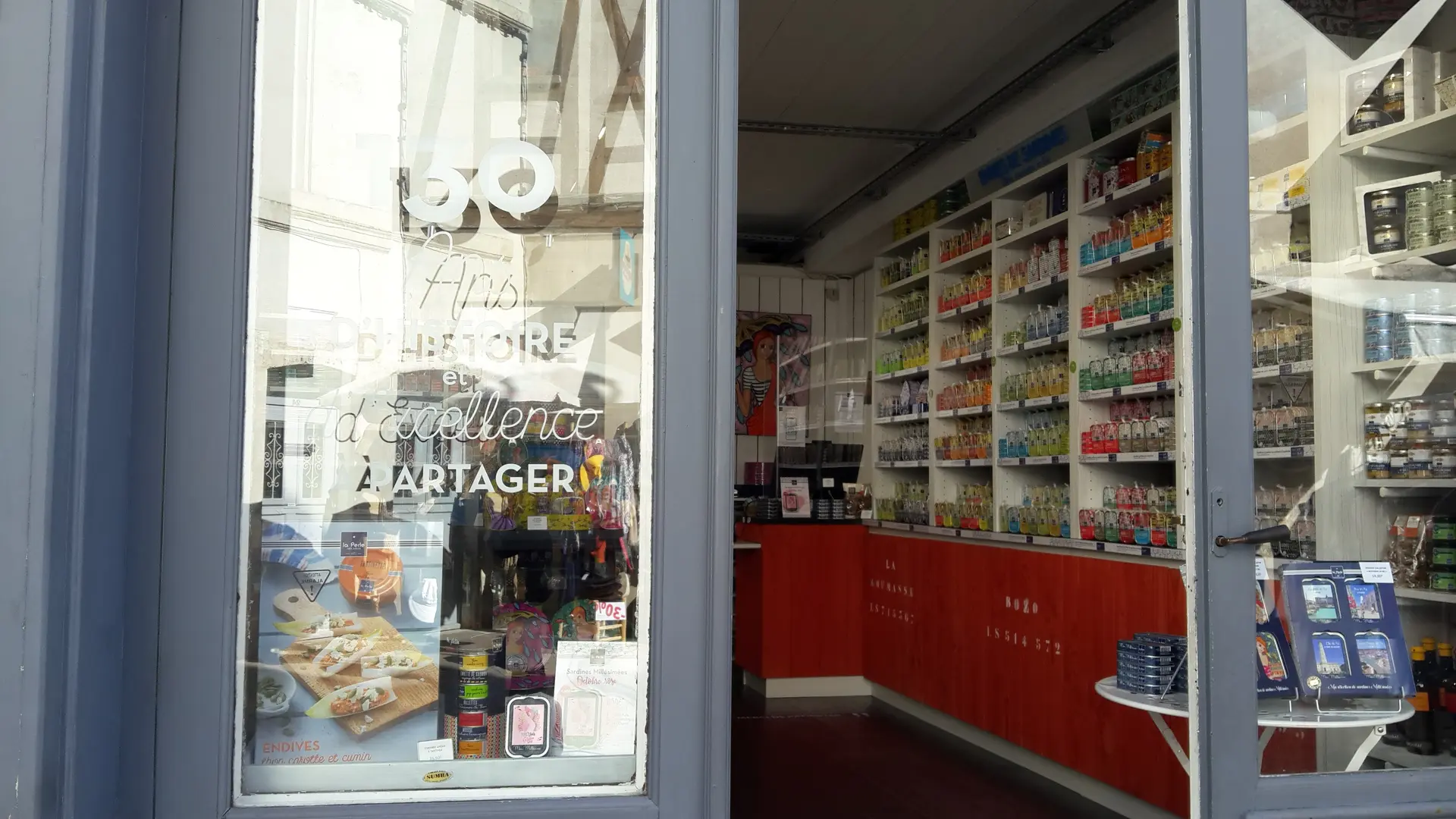 Foto De La Entrada De La Tienda Perle Des Dieux En Saint-Martin De Ré