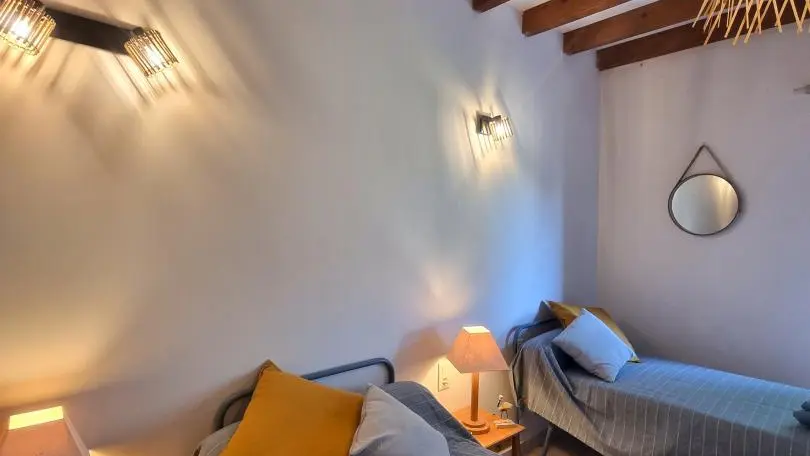 Chambre 5 : 3 lits 90.