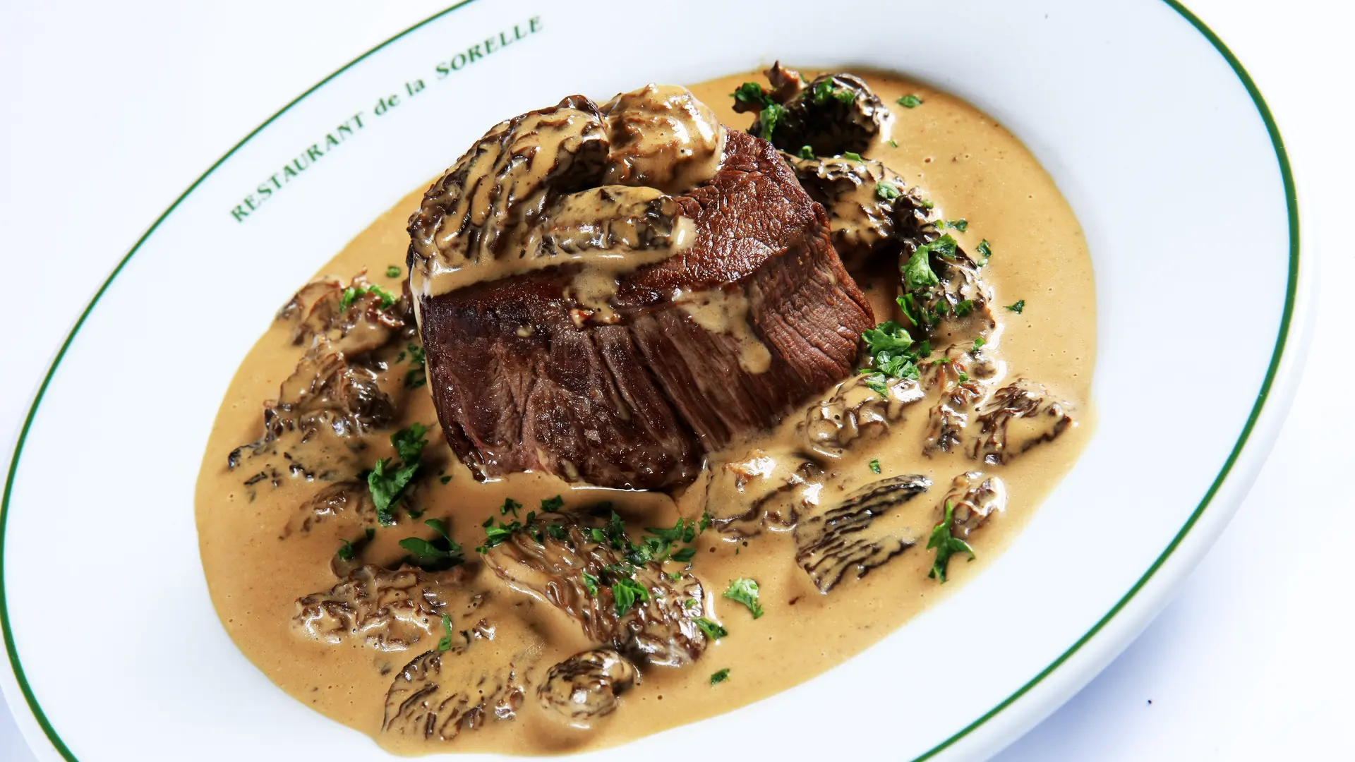 Filet de boeuf aux morilles, spécialité du chef