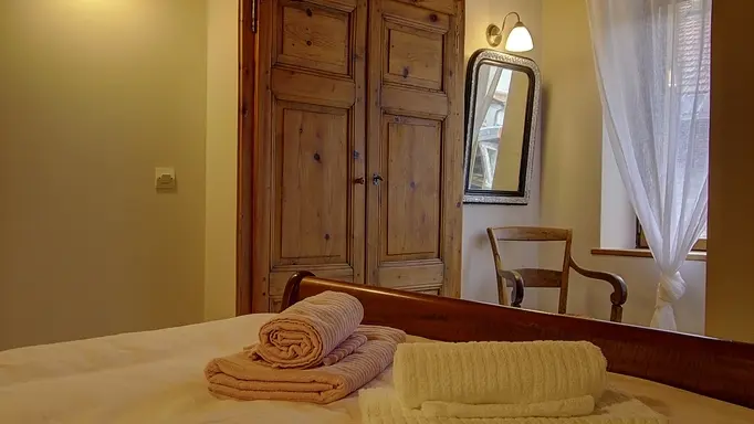 Armoire murale 1ère chambre