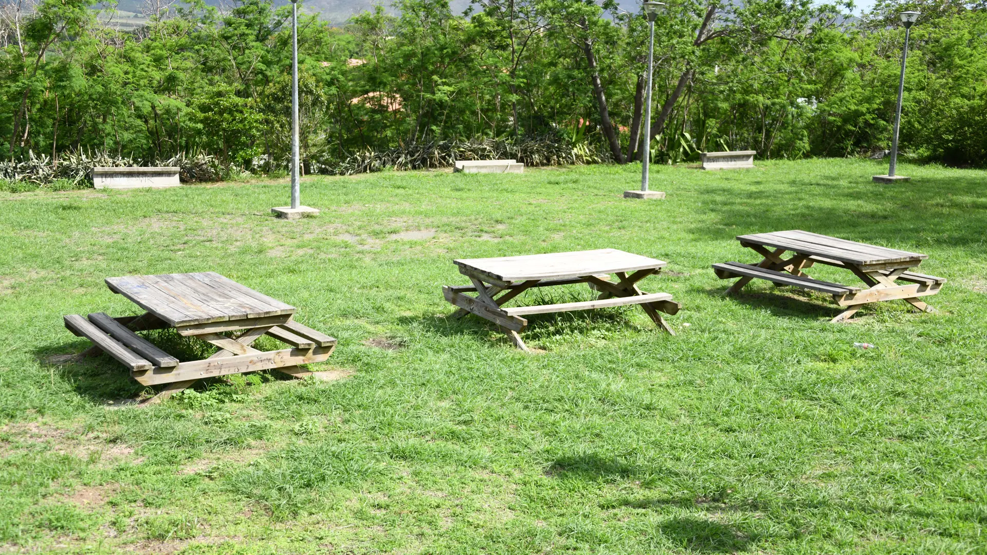 aire de pique nique, Pouembout, château Grimigni