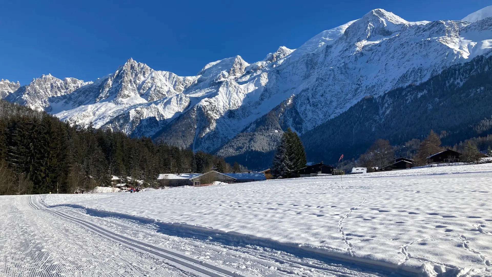 piste de ski de fond vue massif Mont Blanc