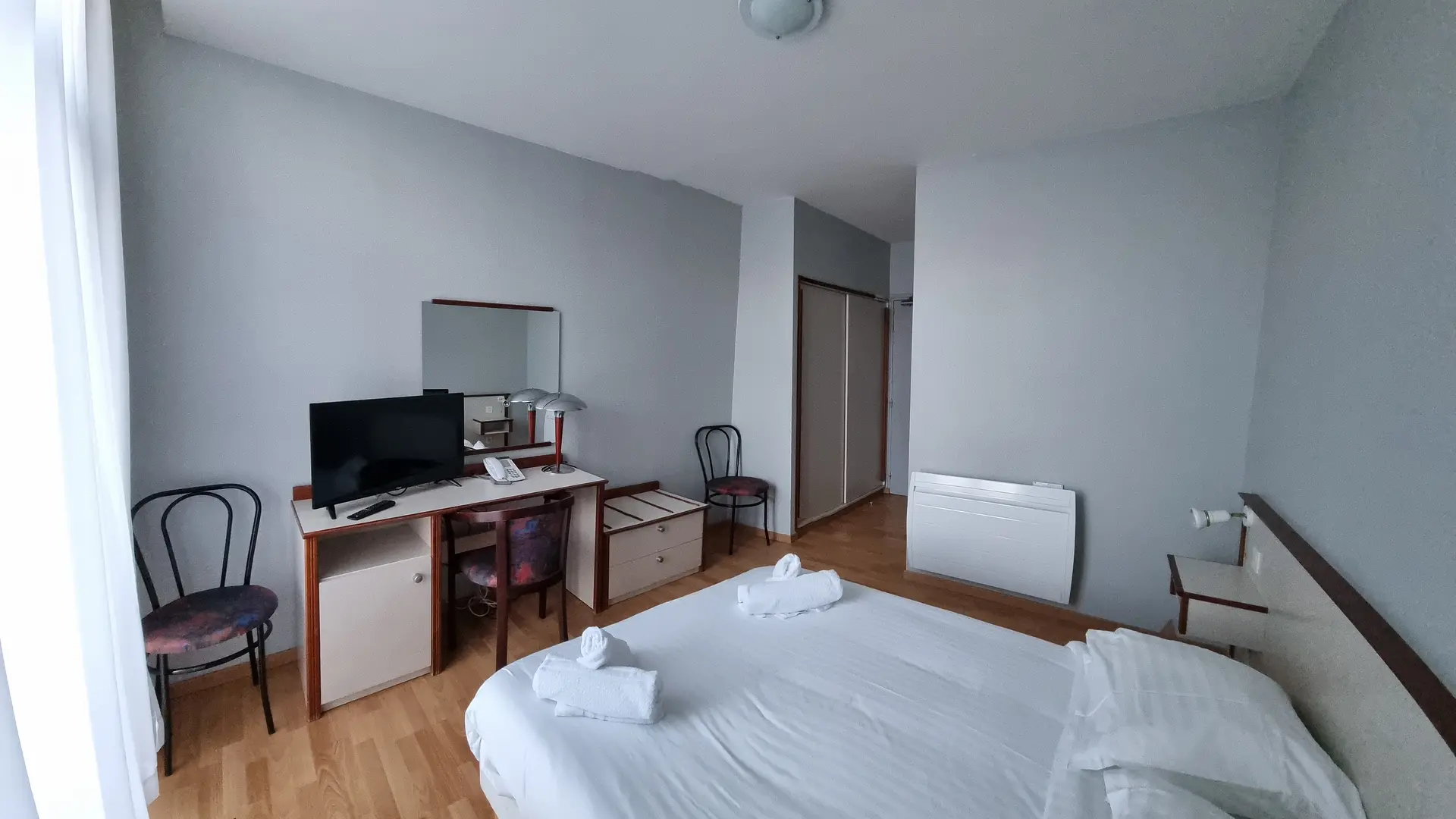 CHAMBRE A LIT DOUBLE VUE PARC