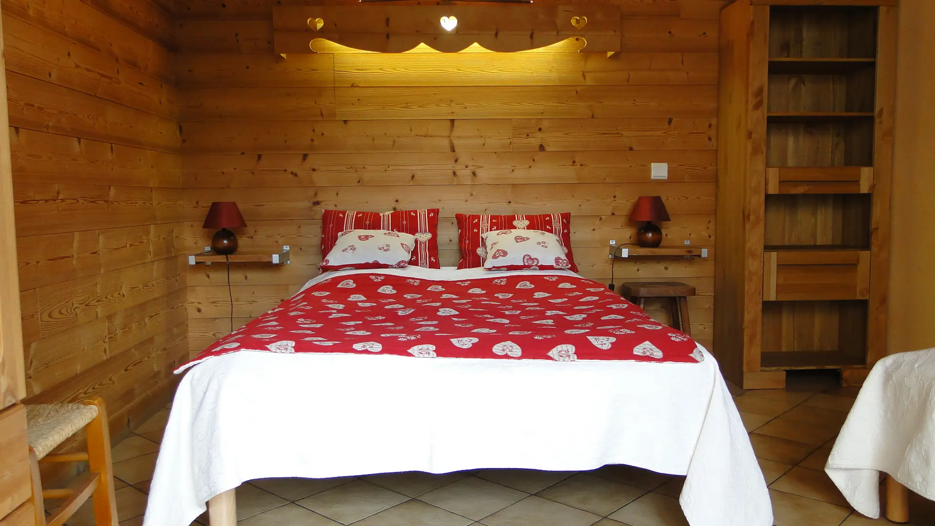 Chambre lit double - Gîte Cotagne - Thônes, Haute-Savoie