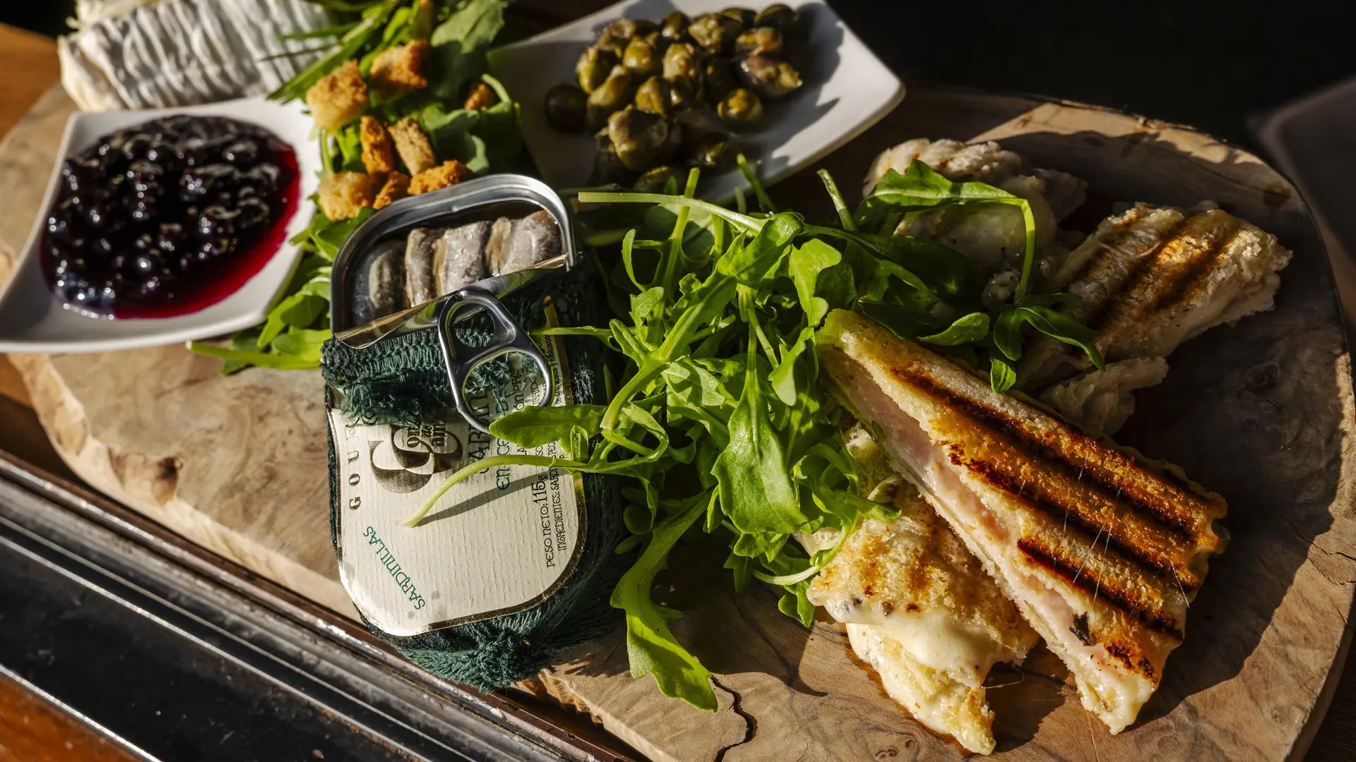 Domaine La Pierre Blanche - L'Ambar Sunset Lounge_Eygalières_tapas