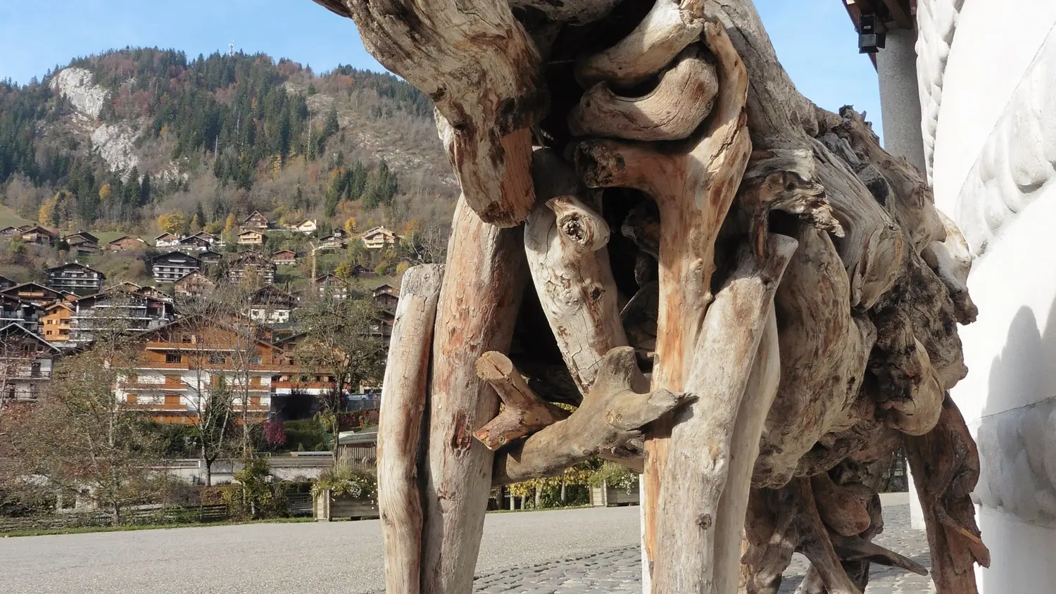 Art Vache : La Vache en bois flotté