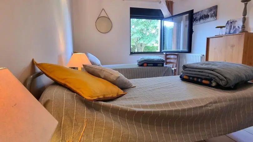 Chambre 5 : 3 lits 90.