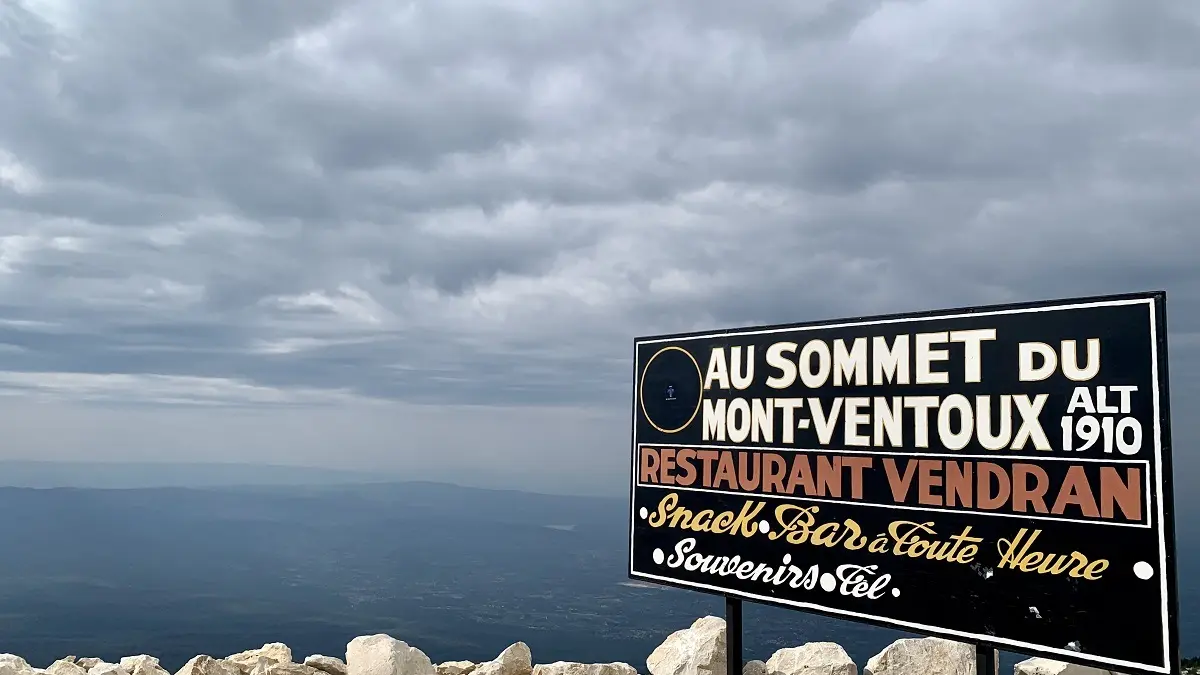 Panneau du restaurant