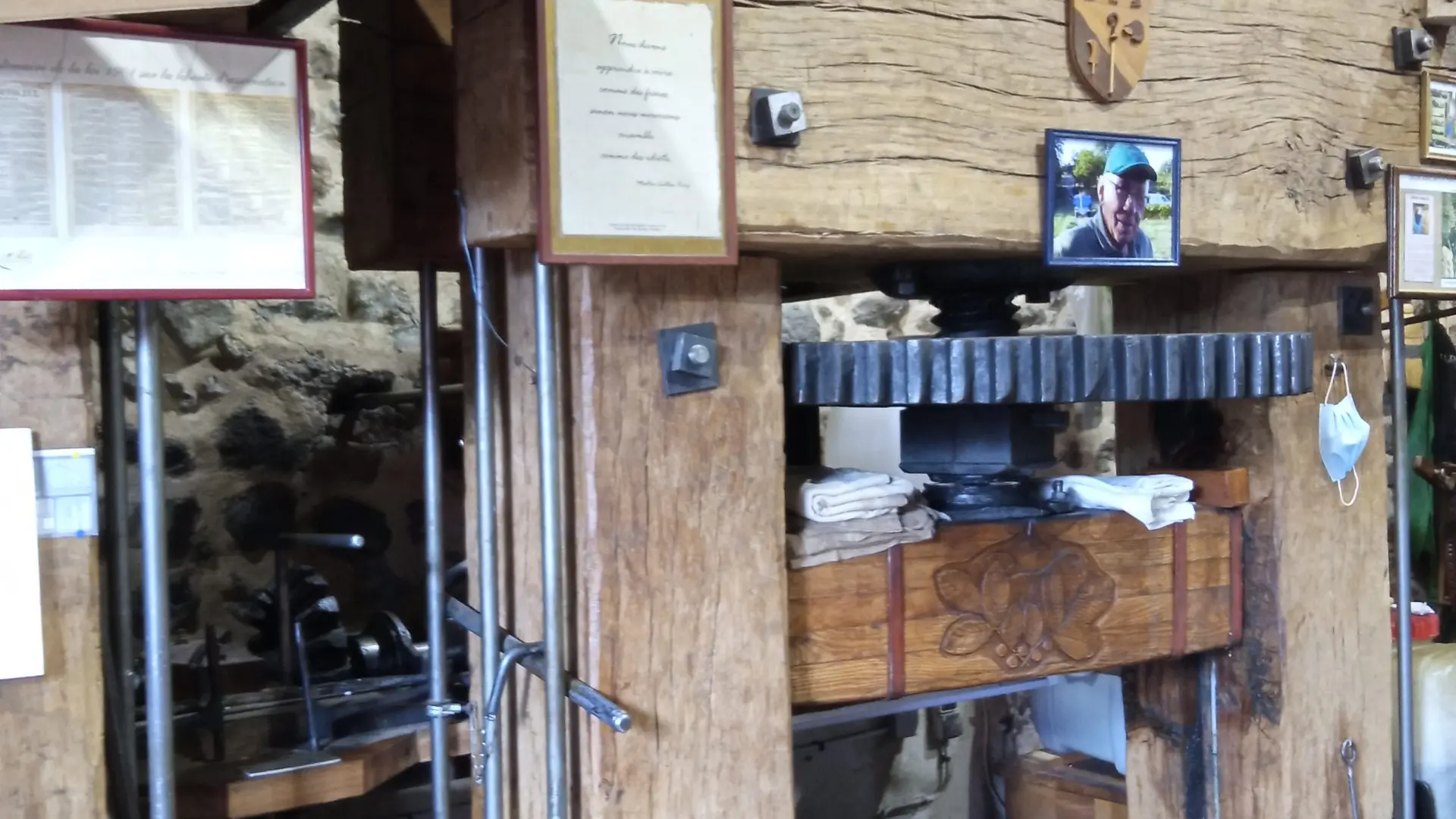 Etape 3 - Presser les cerneaux avec la Presse (force de l'Eau)