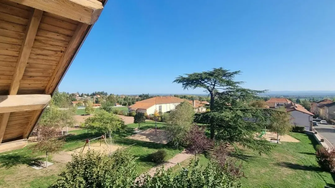 Vue sur le parc communal.