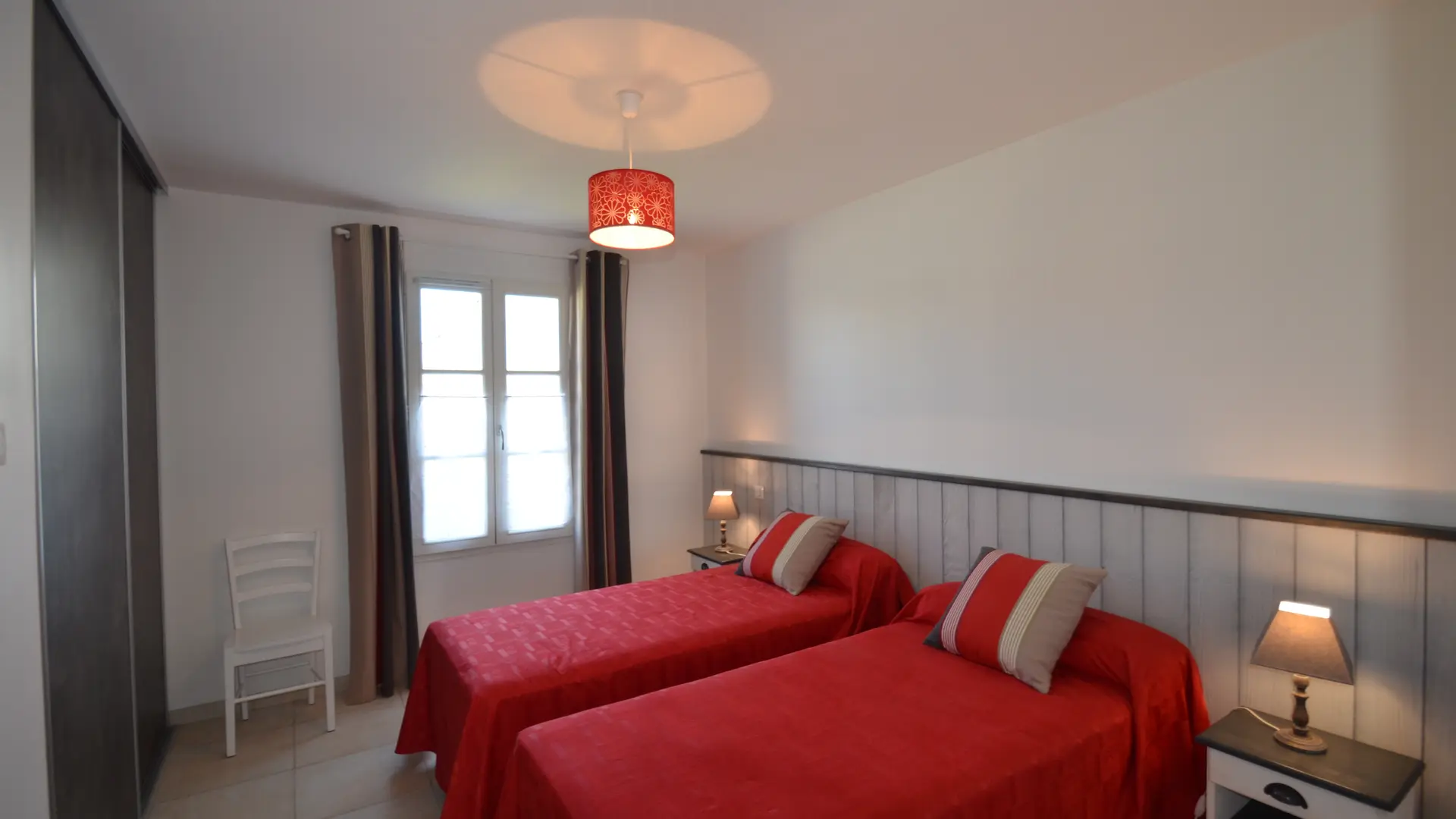 Chambre avec 2 lits de 90