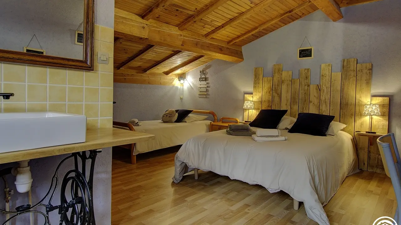 2ème chambre mansardée