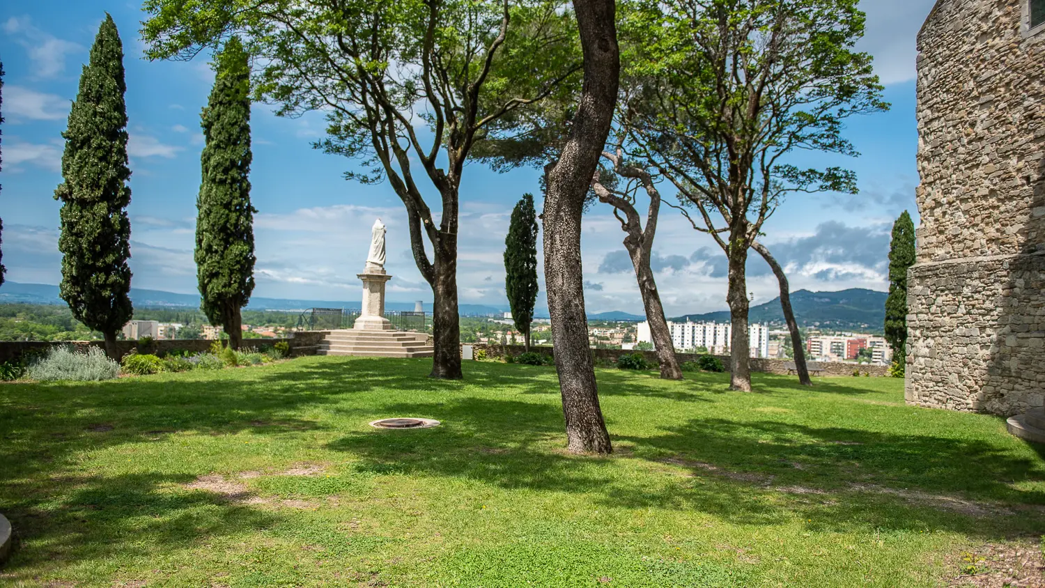 Jardin de la Collégiale Saint Martin