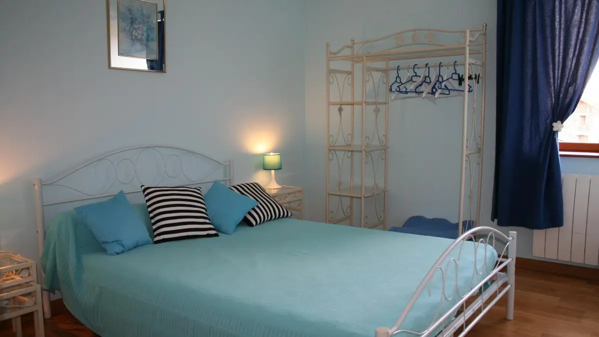 chambre 5 à l'étage,1 lit 140