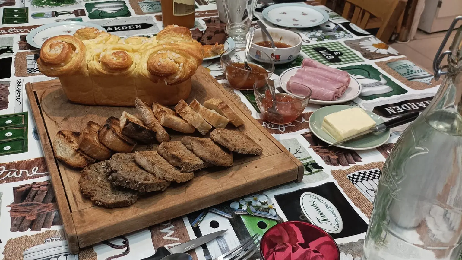 La table du petit déjeuner.