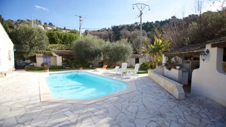 La Roche Rouge - Gîte n°2-Piscine commune-Colomars-Gîtes de France des Alpes-Maritimes