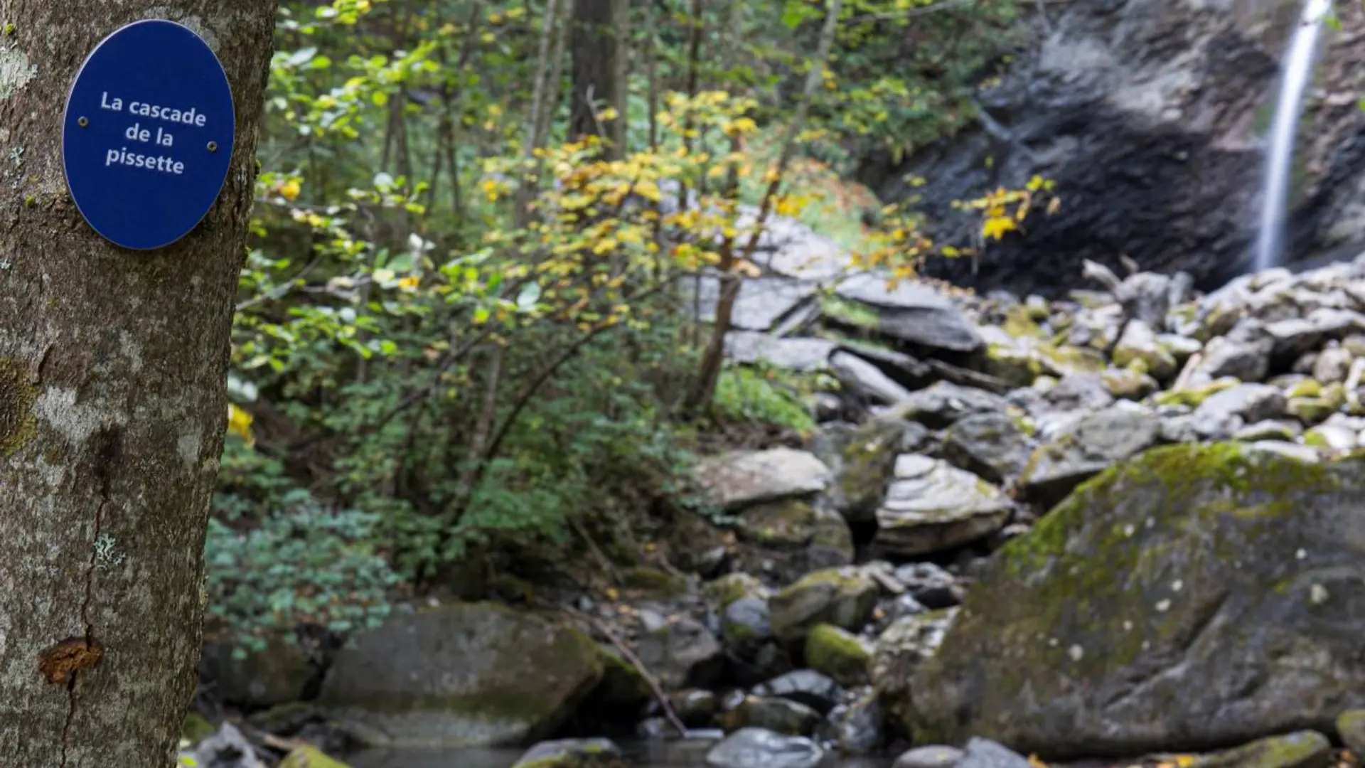 Cascade de la Pisette à l'automne