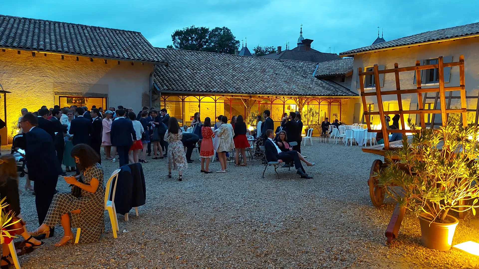 Cour intérieure - ambiance du soir