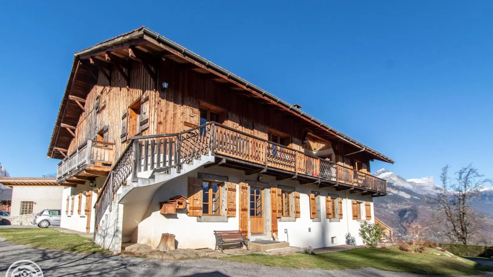 Devant le gîte (rez-de-chaussée)