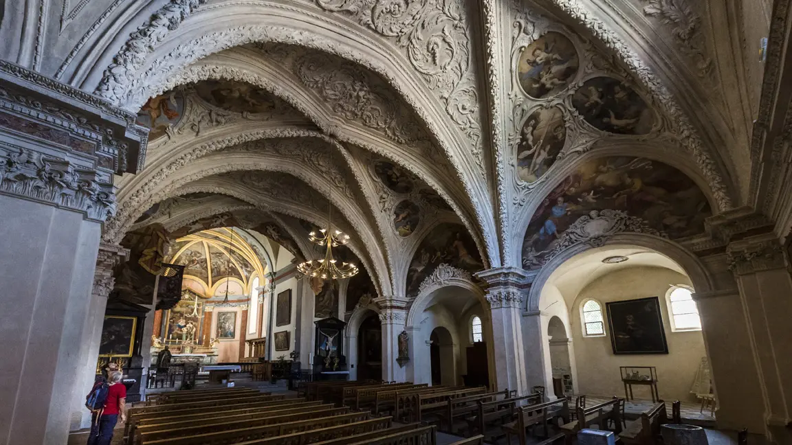 intérieur église