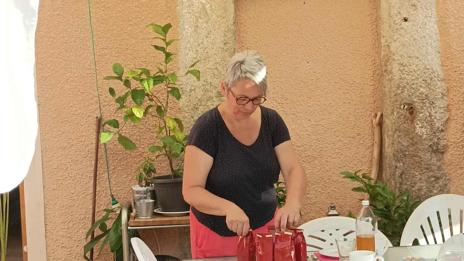 Valérie sur la terrasse