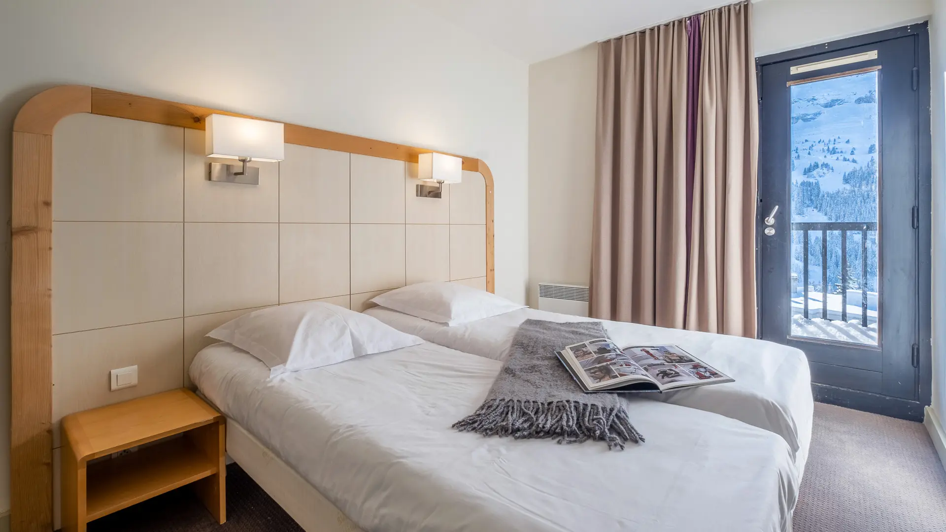 Twin room with balcony