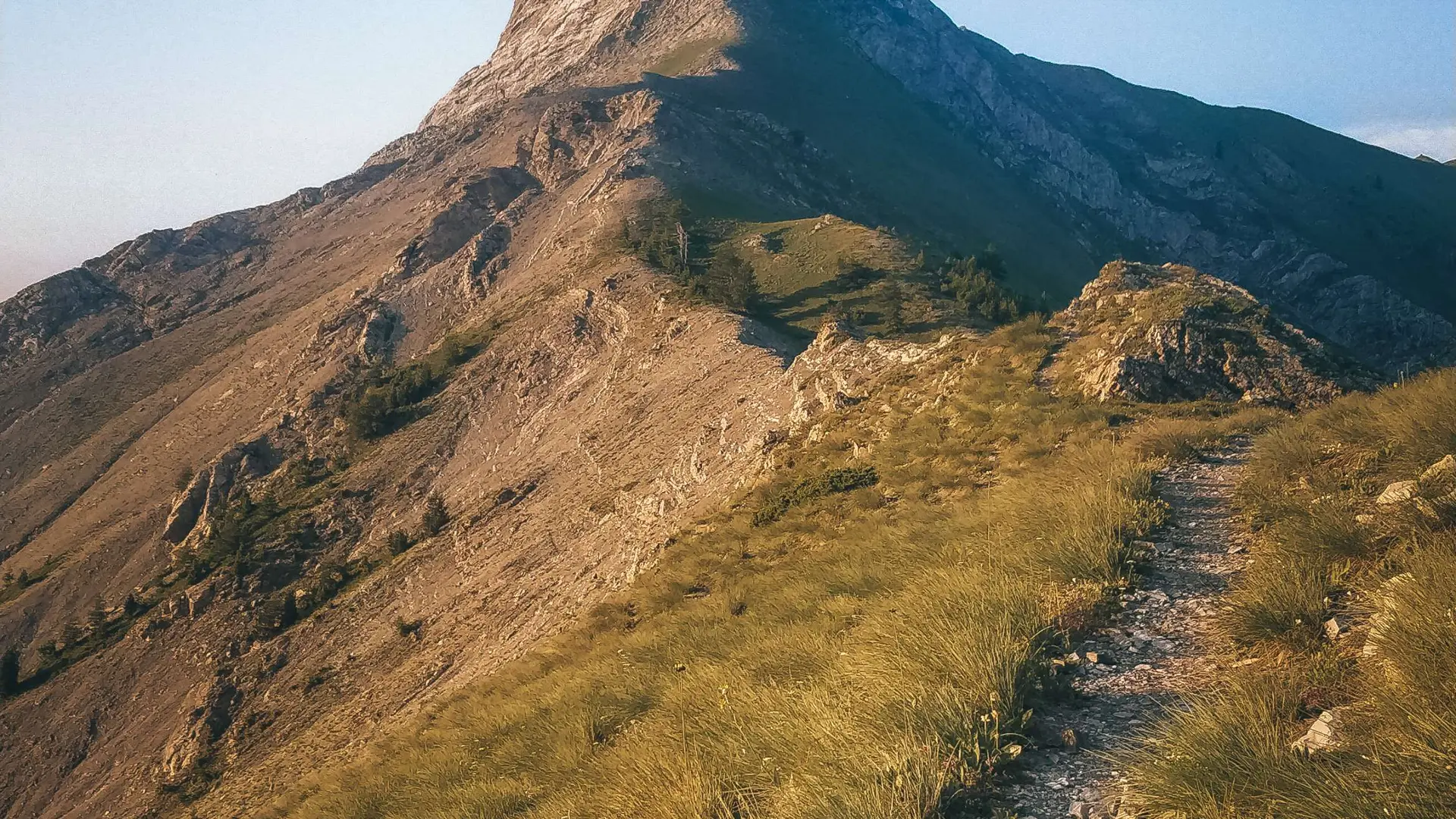 Vue sur l'aiguille depuis Costebelle à Laye