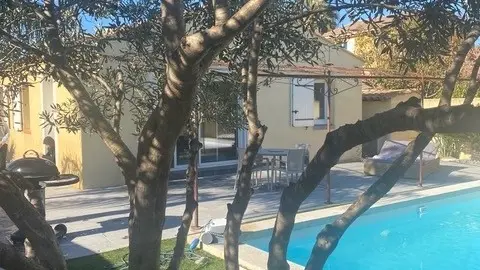 Extérieur jardin et piscine