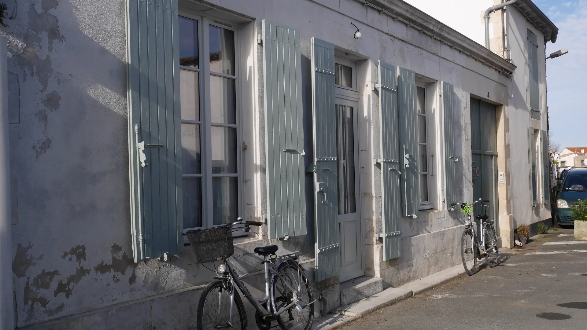 Fassade zur Straße hin